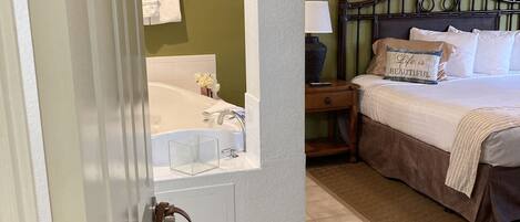 3 habitaciones, wifi, ropa de cama y despertador