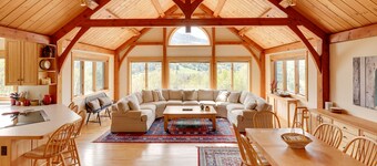 Luxury Vermont Vacation Rental: Private Hot Tub!