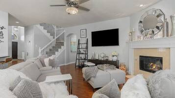 Smart-TV, Kamin, Computerbildschirme