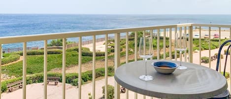 Family Apartment, Multiple Bedrooms (Seafront apartment in Gozo,) | Outdoor dining
