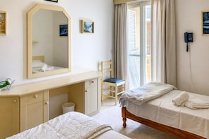 Family Apartment, 2 Bedrooms, Balcony (Seafront apartment in Gozo,) | 2 bedrooms, WiFi - Seafront apartment in Gozo, Marsalforn (Zebbug)
