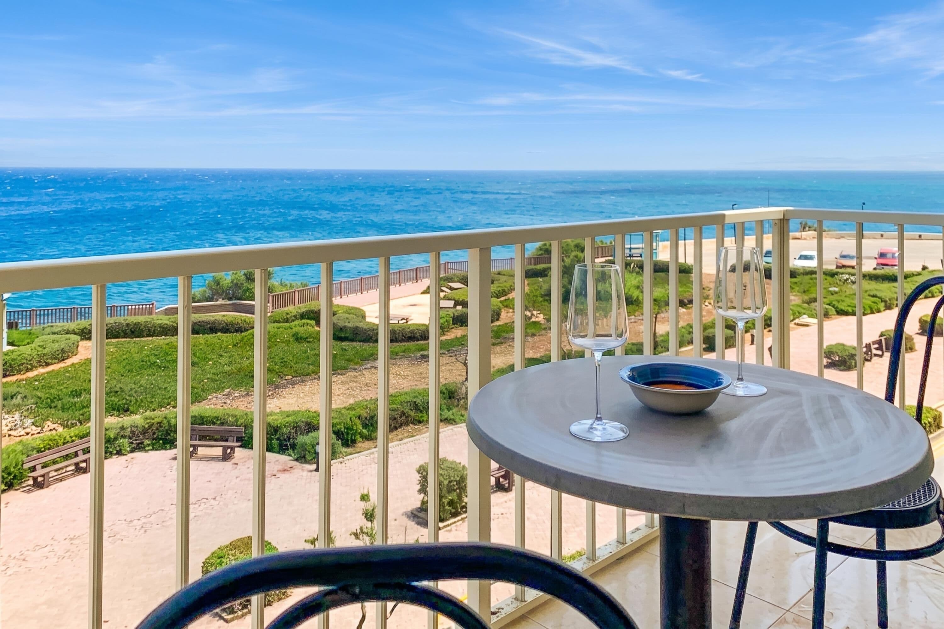 Appartement Familial, 2 chambres, balcon (Seafront apartment in Gozo,) | Balcon