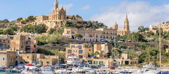 Seafront apartment in Gozo, Marsalforn