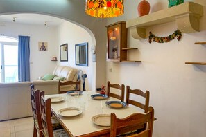 Family Apartment, 2 Bedrooms (Seafront apartment in Gozo,) | Dining room