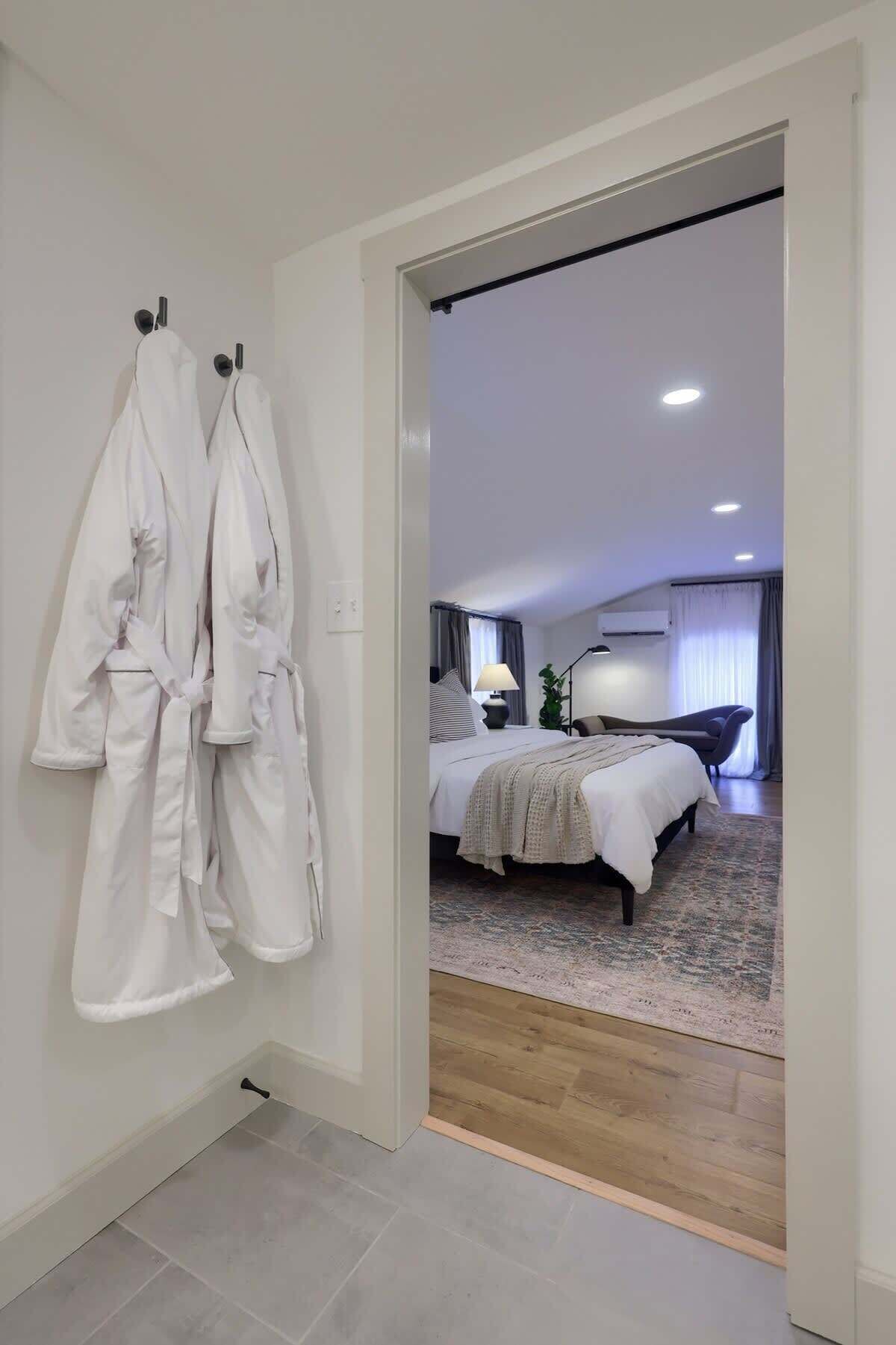1 bedroom, iron/ironing board, WiFi (free), bed sheets