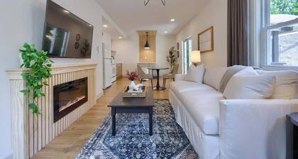 The Goldfinch I Luxe Stay for 2 w/ Hot Tub