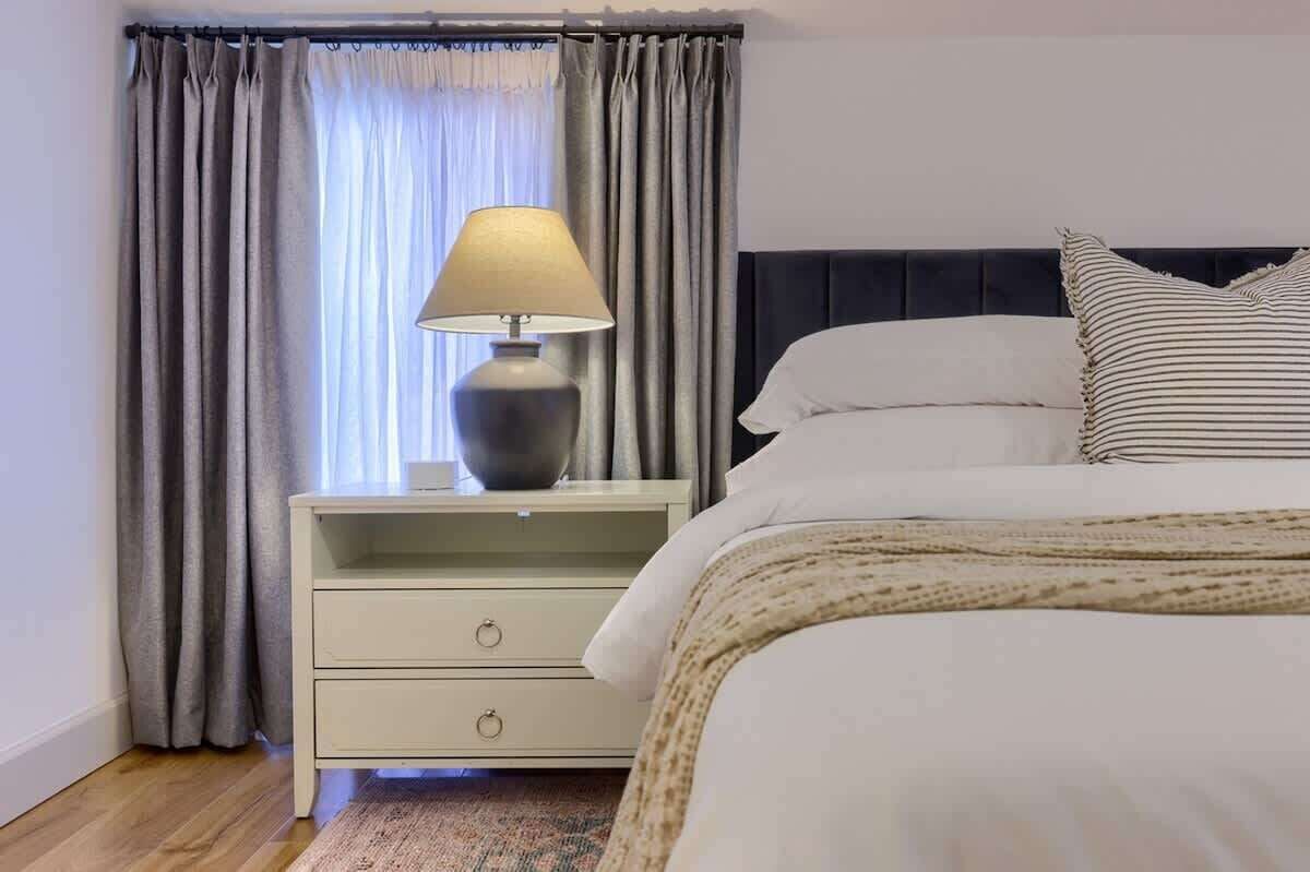 1 slaapkamer, een strijkplank/strijkijzer, gratis wifi, beddengoed