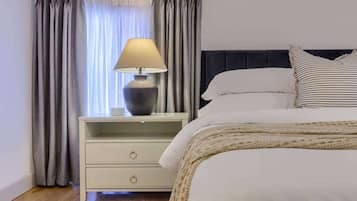 1 slaapkamer, een strijkplank/strijkijzer, gratis wifi, beddengoed