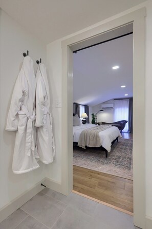 1 slaapkamer, een strijkplank/strijkijzer, gratis wifi, beddengoed