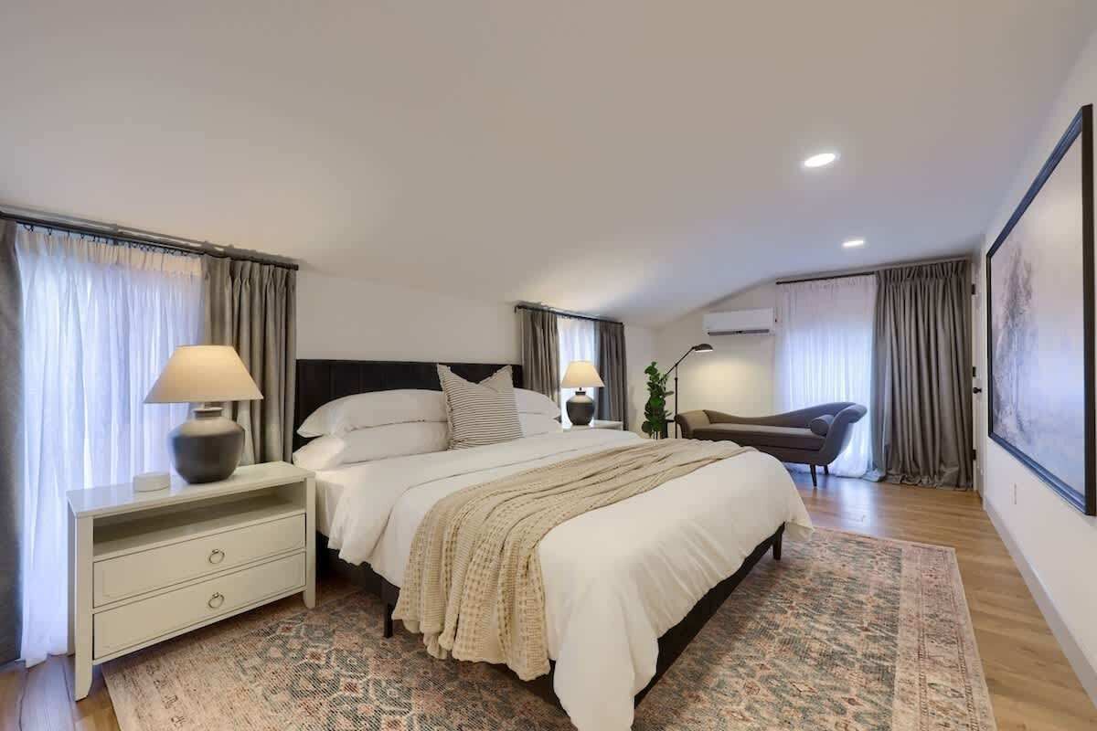 1 slaapkamer, een strijkplank/strijkijzer, gratis wifi, beddengoed