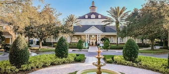 Reunion. 5 Heated Pools. Slps 8