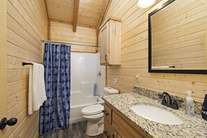 Secadora de cabello, bidet, toallas, jabón 