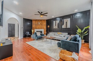 Smart TV, fireplace, offices, computer monitors