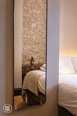 Kahden hengen signature-huone | Ylelliset vuodevaatteet, pillowtop-patjalliset sängyt