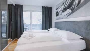 Bügeleisen/Bügelbrett, Reisekinderbett, kostenloses WLAN, Bettwäsche