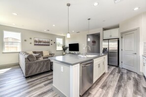 Interior - Perfect long term rental home in a peaceful neighborhood (Sacramento)