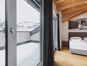 1 bedroom, iron/ironing board, travel cot, free WiFi - FP Appartements - Penthouse, Sun terrace & mountain View (Kaprun)