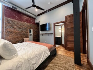 2 bedrooms, iron/ironing board, WiFi, bed sheets - 1882 Lofts - 301-Downtown 2nd & Church (Nashville)