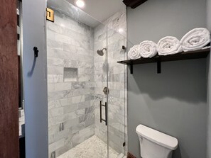 Shower, hair dryer, towels, soap - 1882 Lofts - 301-Downtown 2nd & Church (Nashville)