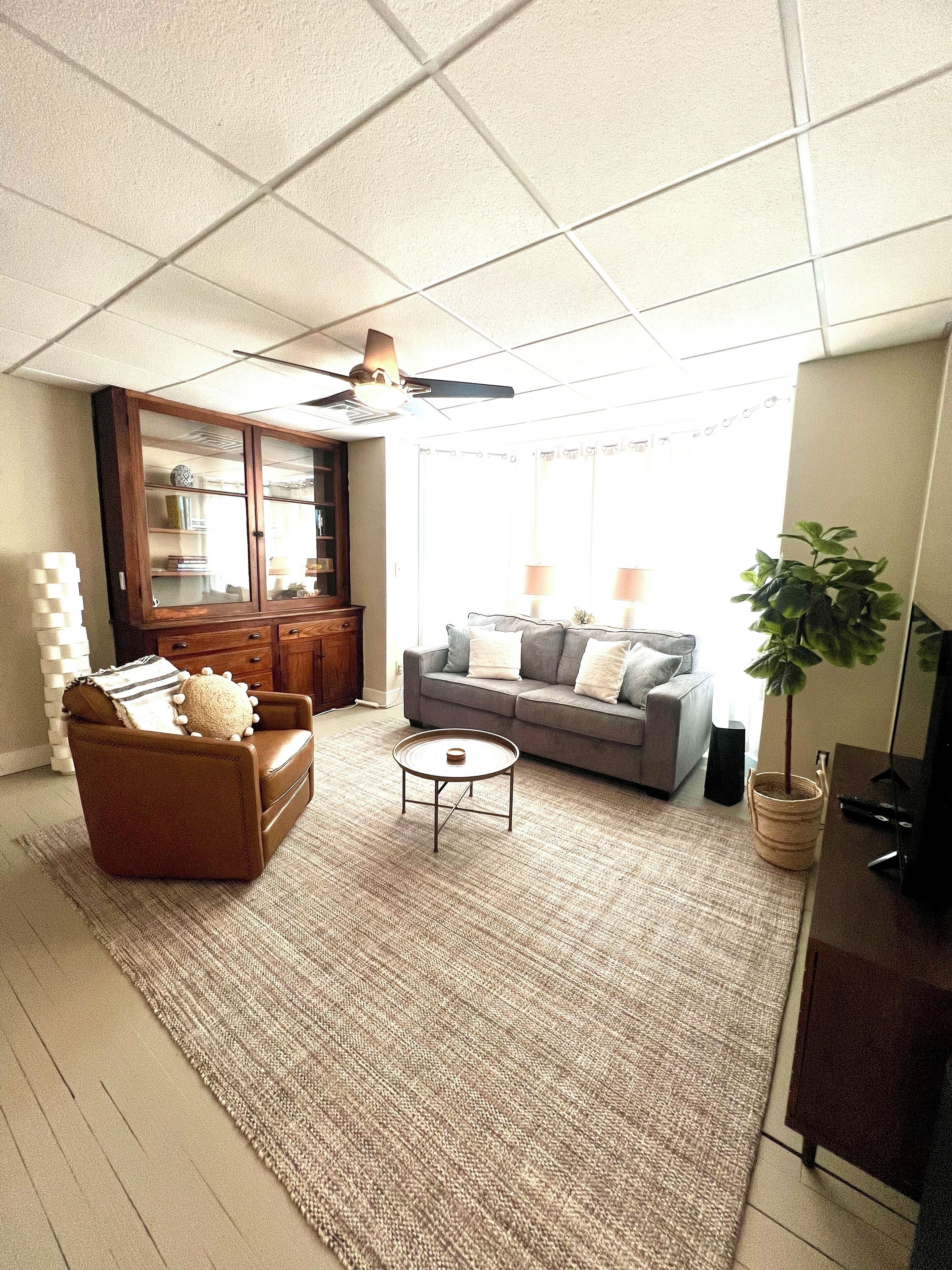 Couples Retreat Close to the Beach, Pet Friendly
