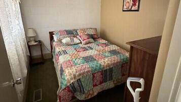 2 bedrooms, bed sheets