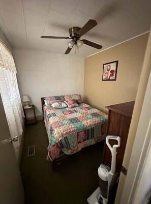 2 bedrooms, bed sheets