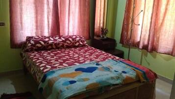 4 bedrooms, iron/ironing board, free WiFi, wheelchair access