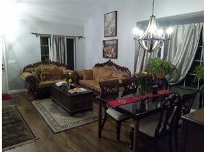 Interior - Manor North of Denver easy access to Rafting, Trails, Dog Park, Dining, Downtown (Thornton)