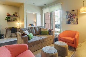 TV, fireplace, books - Traverse City Vacation Rental: 1 Mi to Beach! (Traverse City)