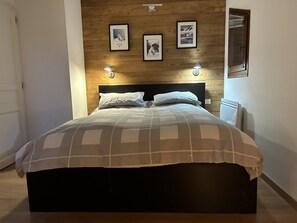 2 bedrooms, free WiFi, bed sheets, wheelchair access