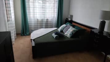 3 bedrooms, iron/ironing board, travel crib, WiFi