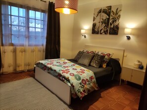 3 Schlafzimmer, Bügeleisen/Bügelbrett, Reisekinderbett, WLAN