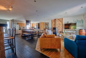 TV - Villa des Albizzias- Piscine, jacuzzi & sauna (La Teste-de-Buch)