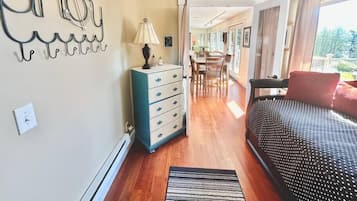 3 Schlafzimmer, Bügeleisen/Bügelbrett, WLAN, Bettwäsche