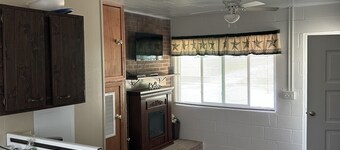 Quiet Cottage located in the heart of Burr Oak State Park - #4