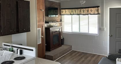Quiet Cottage located in the heart of Burr Oak State Park - #4