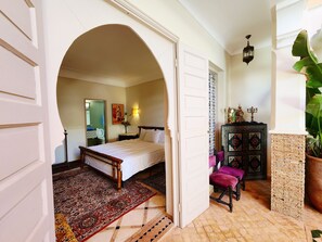 Téléviseur de 32 po avec chaînes spécialisées, écran d’ordinateur