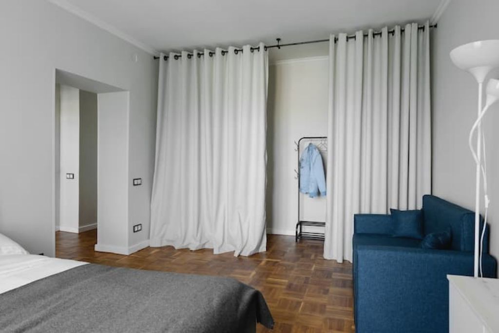 2 dormitorios, escritorio, sistema de insonorización