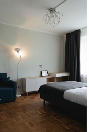 2 bedrooms, desk, soundproofing, iron/ironing board