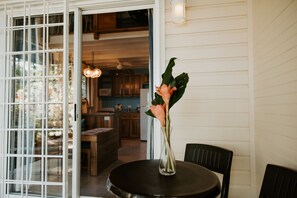 Dining - CherryTree Bungalow of Villa Paraiso | Beachfront (Bocas del Toro)