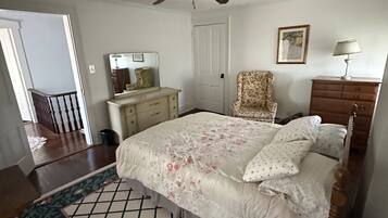 3 chambres, fer et planche Ă repasser, draps fournis