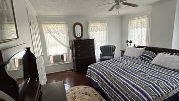 3 bedrooms, iron/ironing board, bed sheets