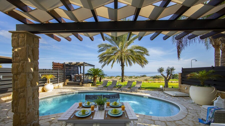 El Greco Seafront Villa