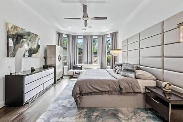 3 habitaciones, tabla de planchar con plancha, cuna de viaje y wifi 