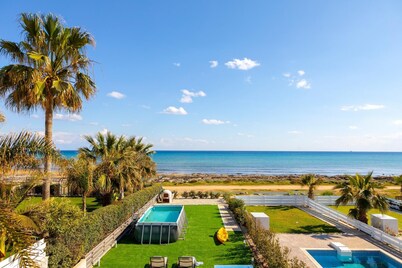 Ayia Thekla Seafront Villa Dagi