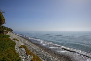 Villa | 3 bedrooms - Beachfront Villa Meneou 5 (Meneou)