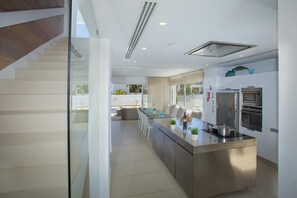 Villa | 5 bedrooms - Villa Zinnia in Paralimni (Paralimni)