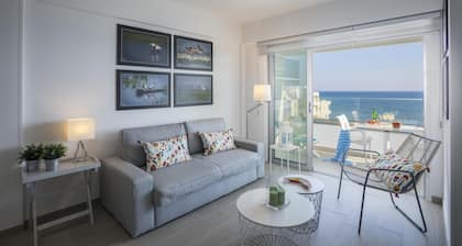 Mackenzie Zoe Seafront Suite