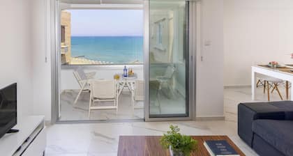 Mackenzie Leo Seafront Suite