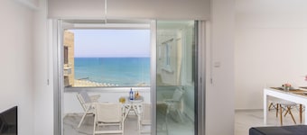 Mackenzie Leo Seafront Suite